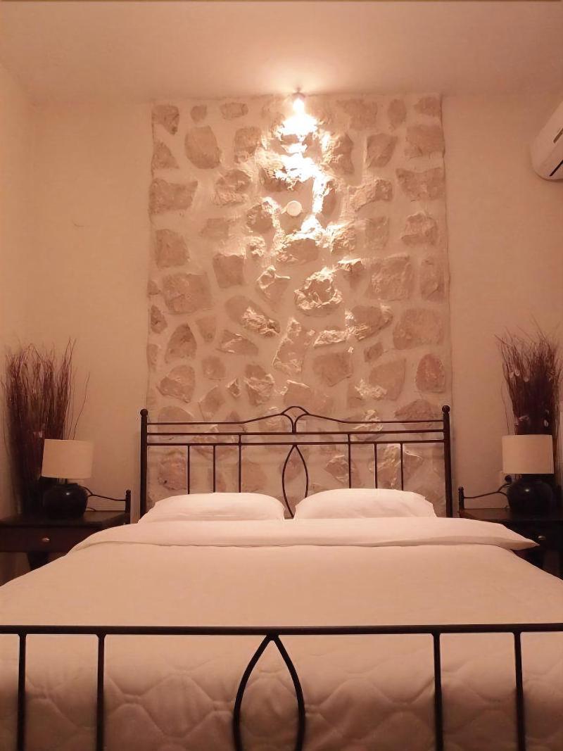 Villa Del Lago Boutique Hotel แคซโทเรีย ภายนอก รูปภาพ
